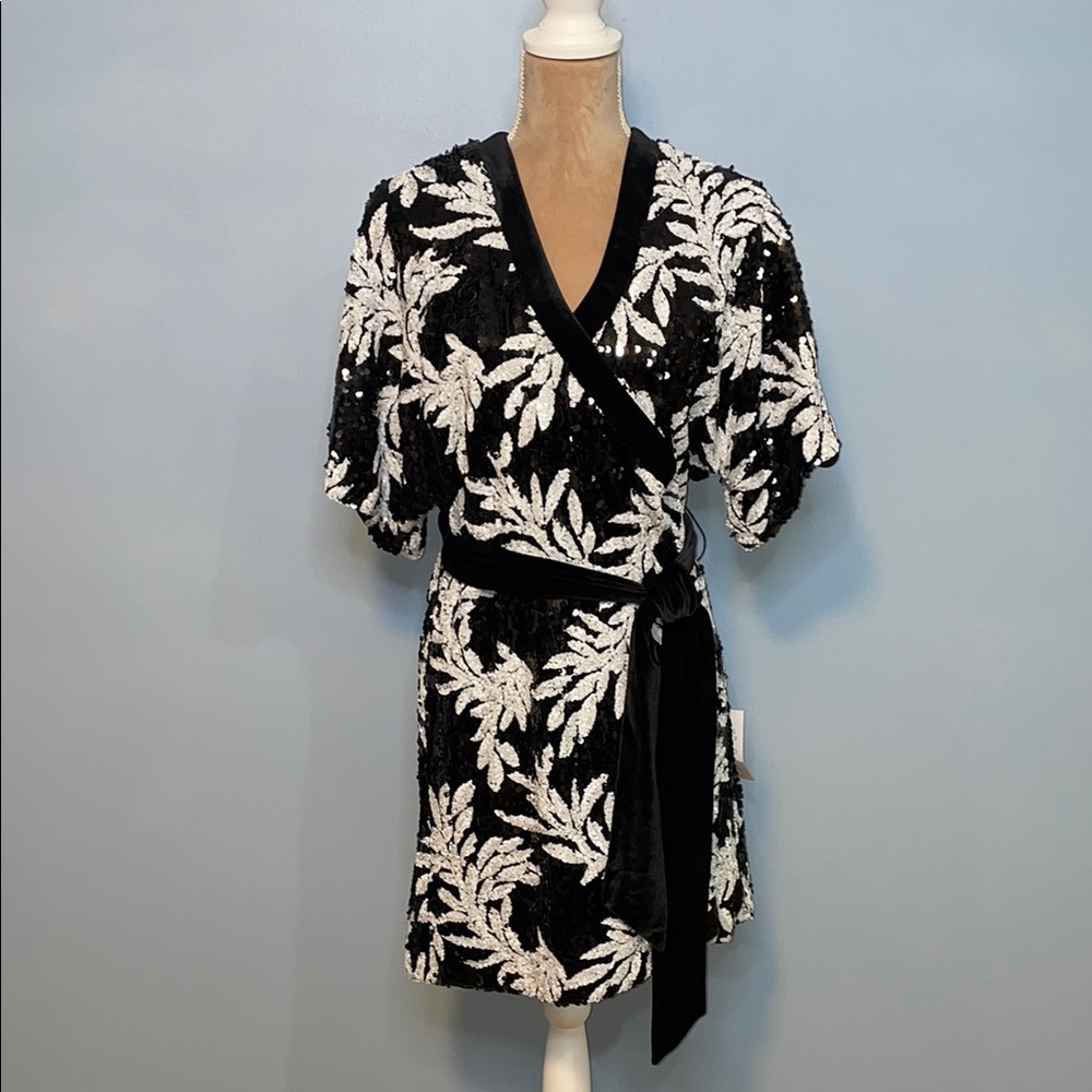 JAYGODFREY Black and White Sequin Snap Wrap Mini Dress Size 4 NWT